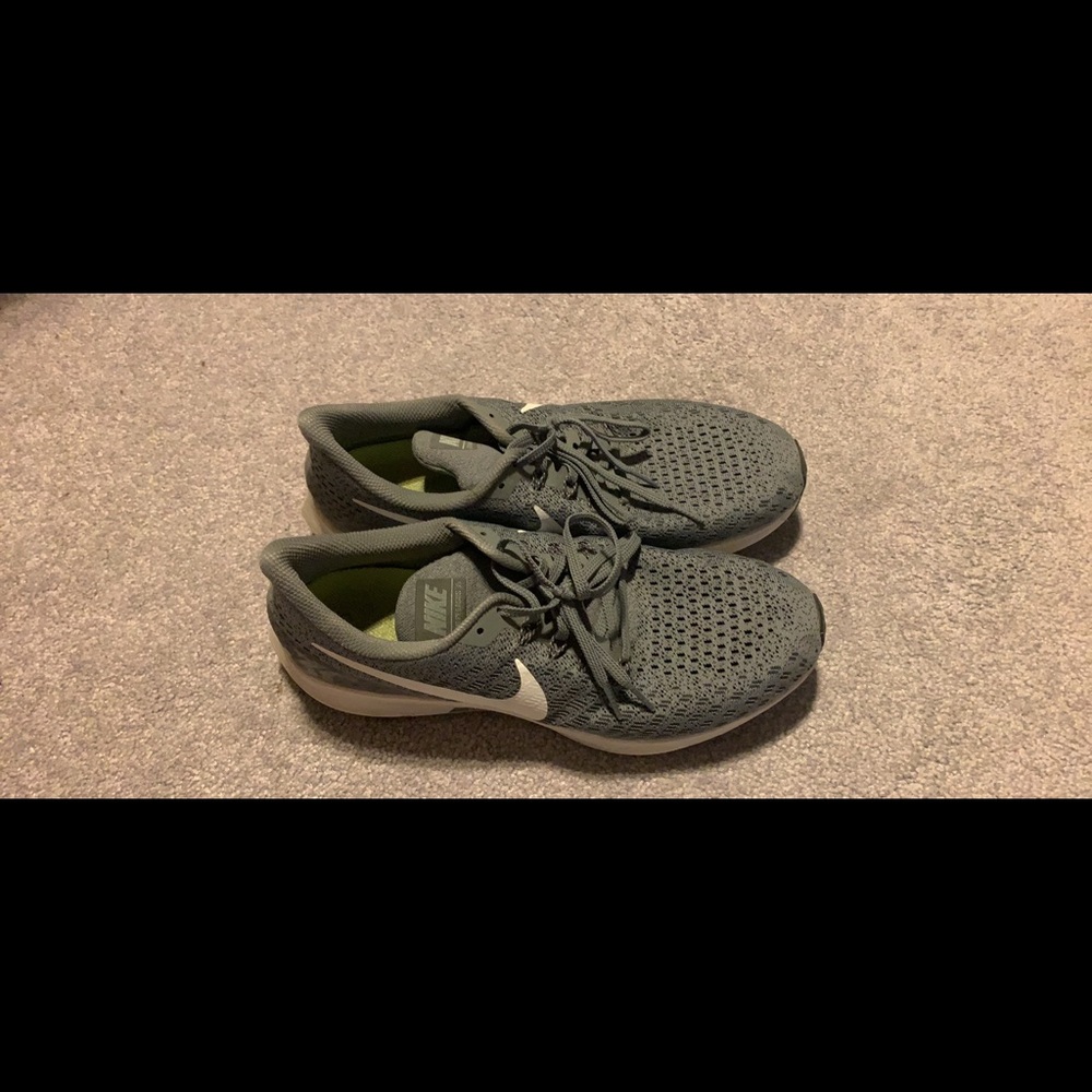 Nike tennis shoes